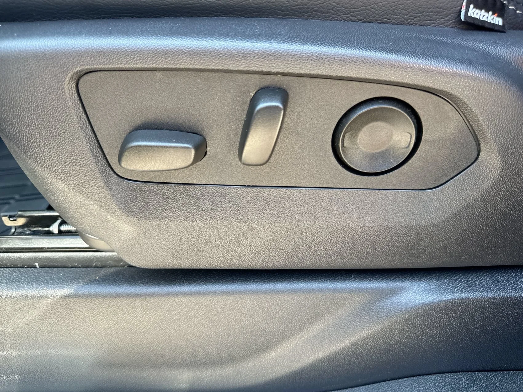 Used 2024 Summit White Chevrolet RST image 12