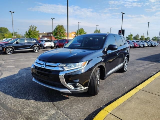 Used 2017 Black Mitsubishi SE image 3