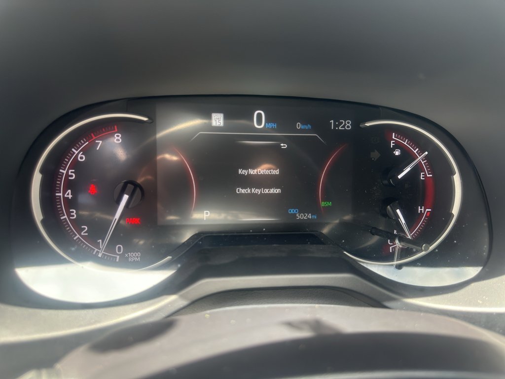 Used 2025 Wind Chill Pearl Toyota XLE Premium image 11