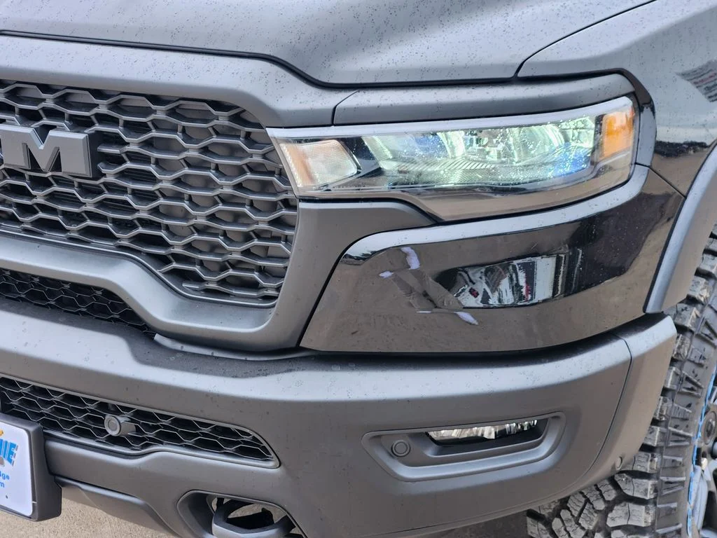 New 2026 Diamond Black Crystal Pearl-Coat Exterior Paint RAM Rebel image 5