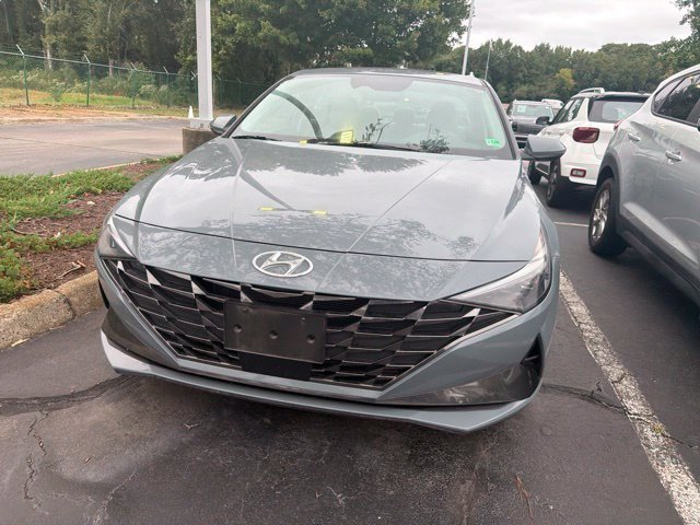 Used 2023 Electric Hyundai Limited image 4