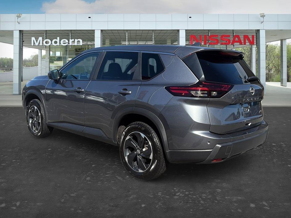 Used 2025 Gun Metallic Nissan SV image 3