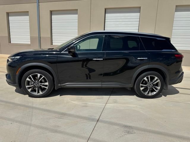 Used 2023 Black INFINITI LUXE image 8