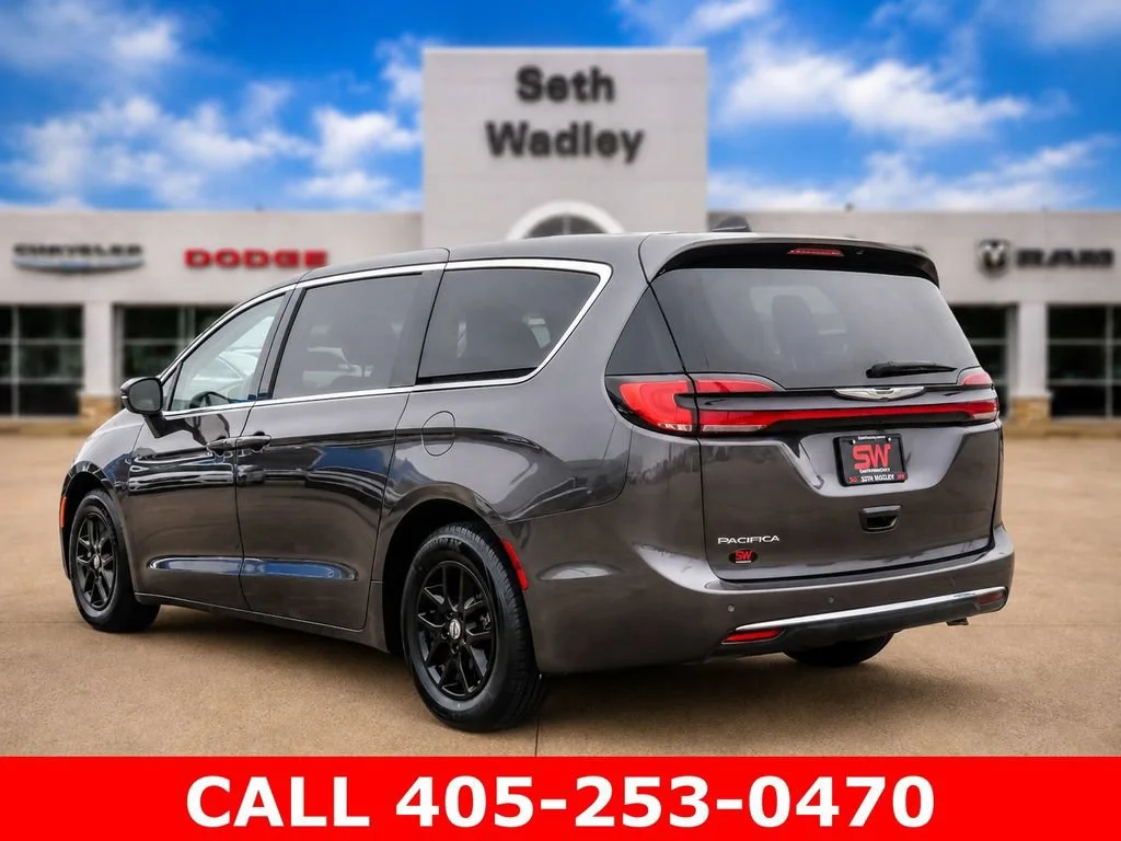 Used 2023 Gray Chrysler Touring L image 5