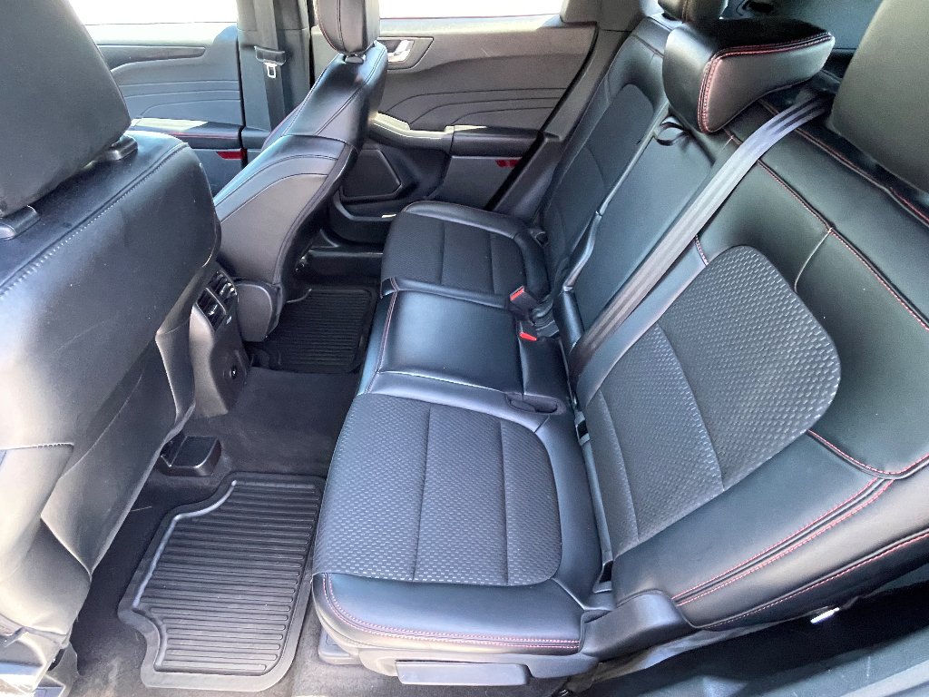 Used 2025 Agate Black Metallic Ford ST-Line image 13