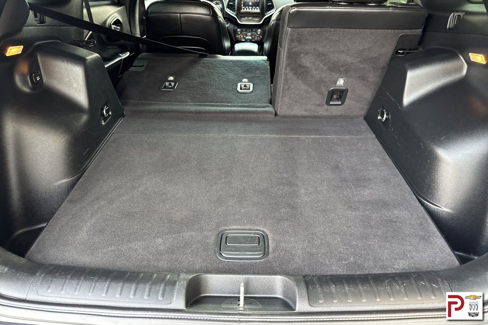 Used 2019 Gray Jeep Latitude Plus image 17