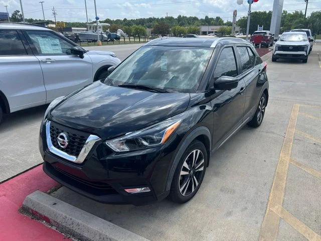 Used 2019 Black Nissan SR image 3