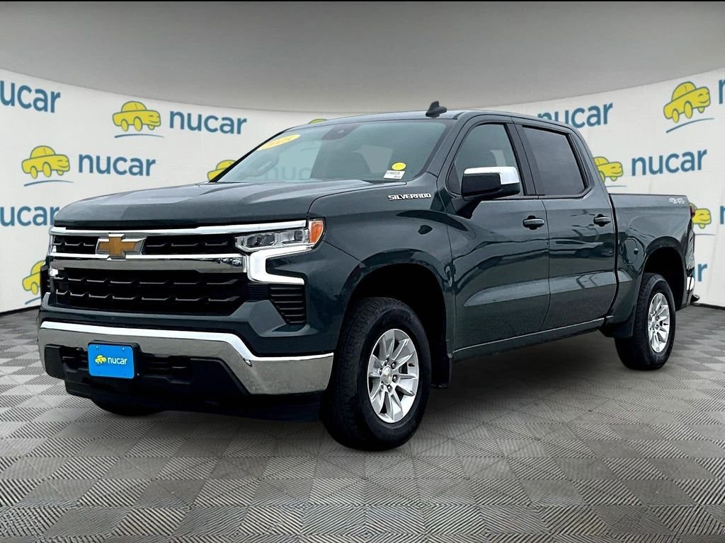 Used 2025 Gray Chevrolet LT image 3