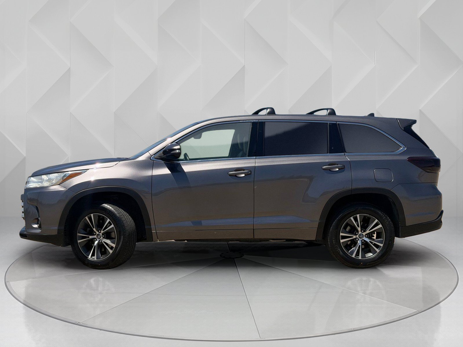 Used 2018 Predawn Gray Mica Toyota LE Plus image 6