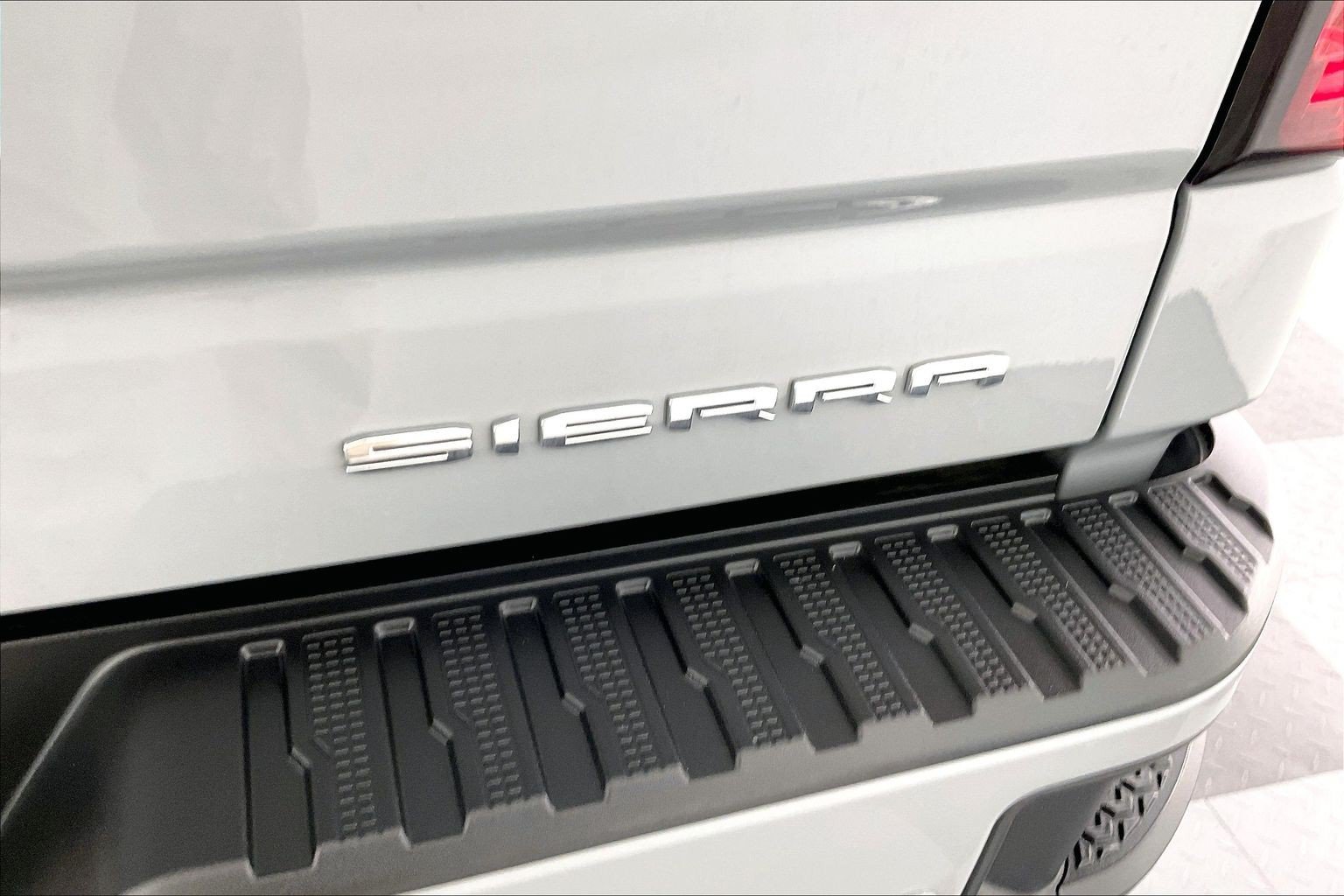 Used 2025 Thunderstorm Gray GMC Denali image 31