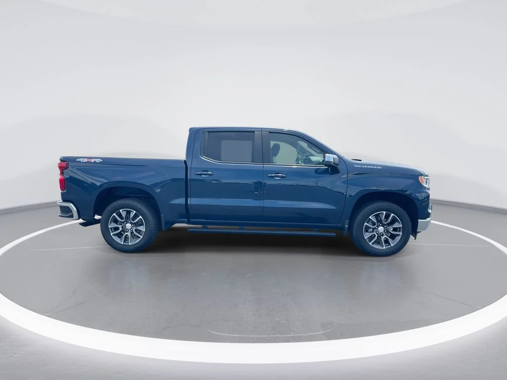 Used 2023 Blue Chevrolet LT image 9
