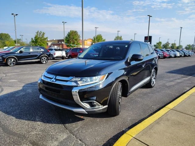 Used 2017 Black Mitsubishi SE image 3