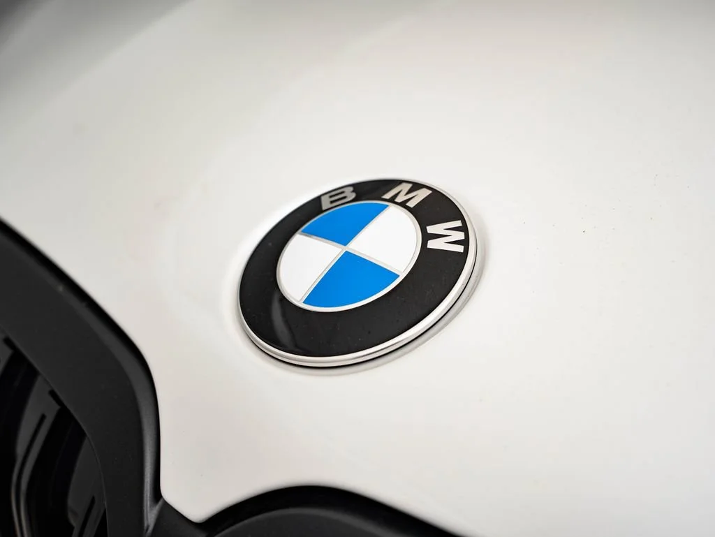 New 2027 Mineral White Metallic BMW xDrive40i image 3