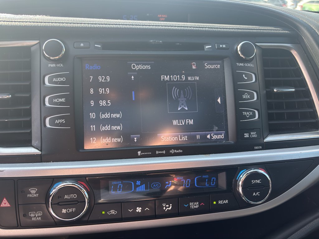 Used 2018 Blizzard Pearl Toyota SE image 8