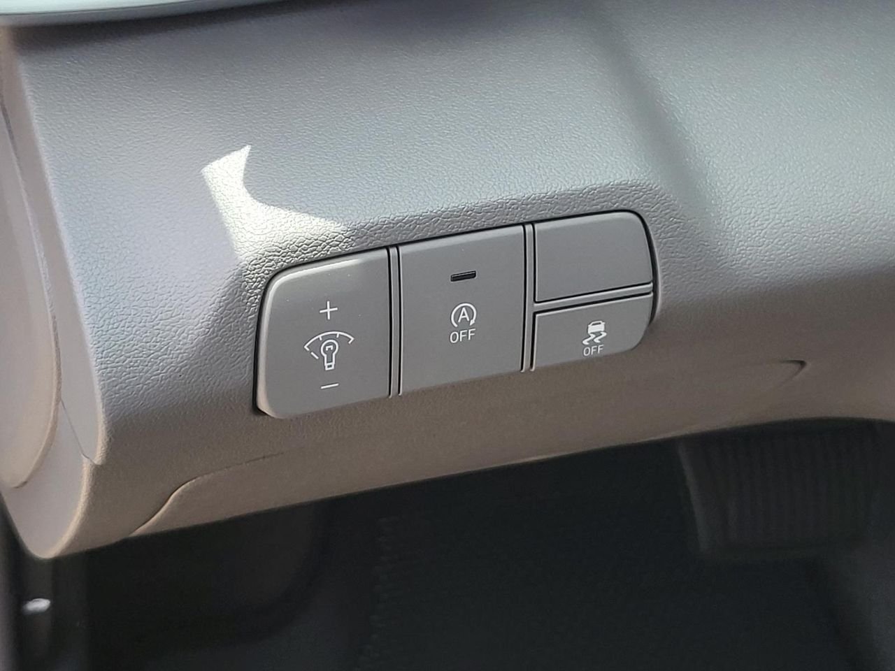 New 2026 Amazon Gray Hyundai SE image 14