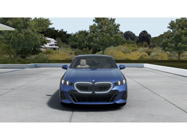 2026 Bmw 550e xDrive photo 2