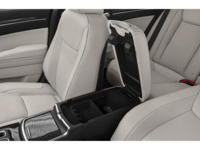 Used 2018 Bright White Clearcoat Chrysler Limited image 15