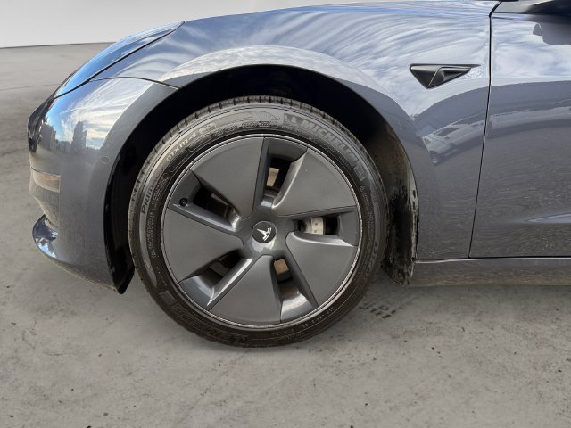 Used 2021 Midnight Silver Metallic Tesla Long Range image 9
