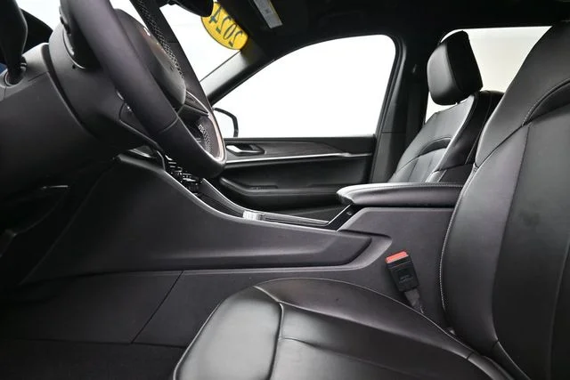 Used 2024 Black Jeep Limited image 17