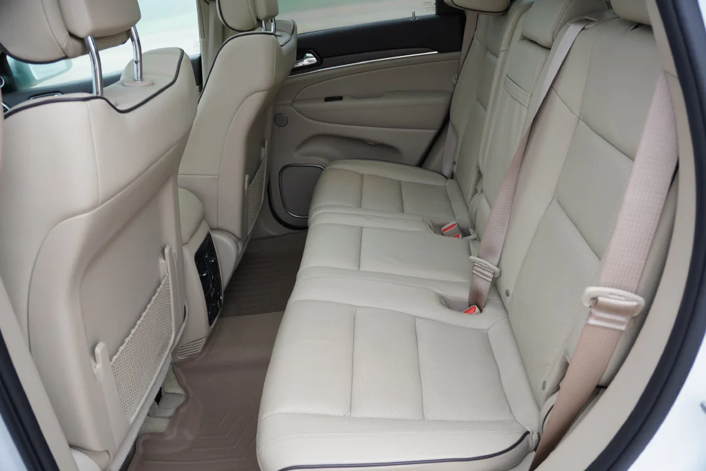 Certified Used 2021 White Jeep Overland image 17