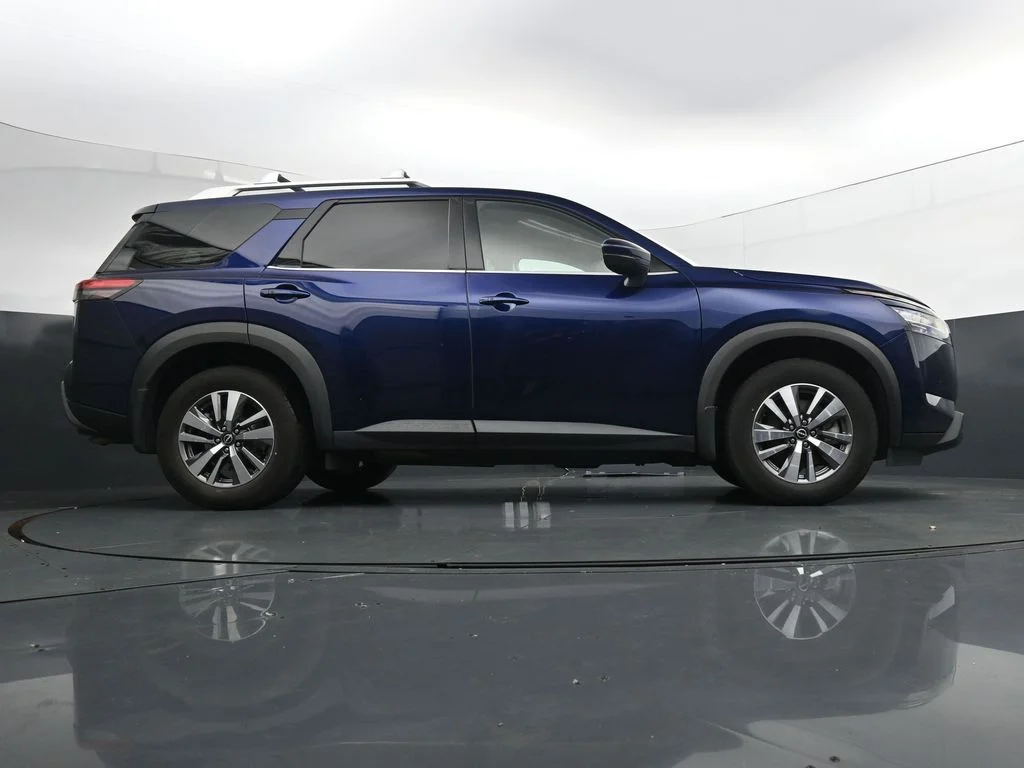 Used 2023 Blue Nissan SL image 41