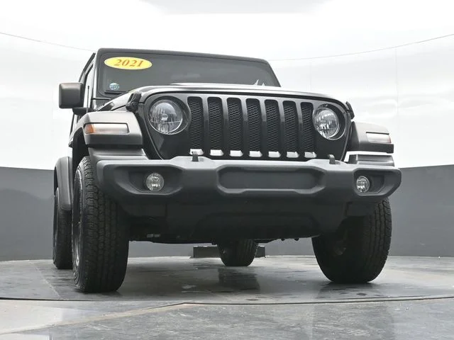 Used 2021 Black Jeep Sport image 22