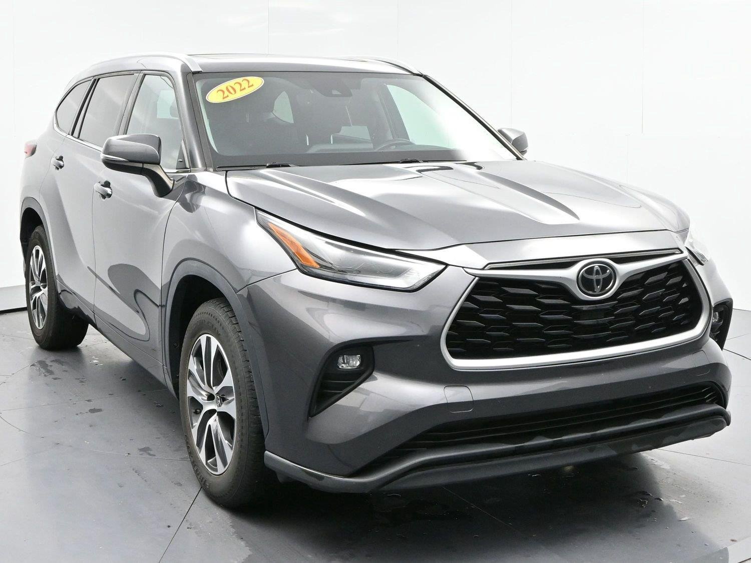 Used 2022 Magnetic Gray Metallic Toyota XLE image 2