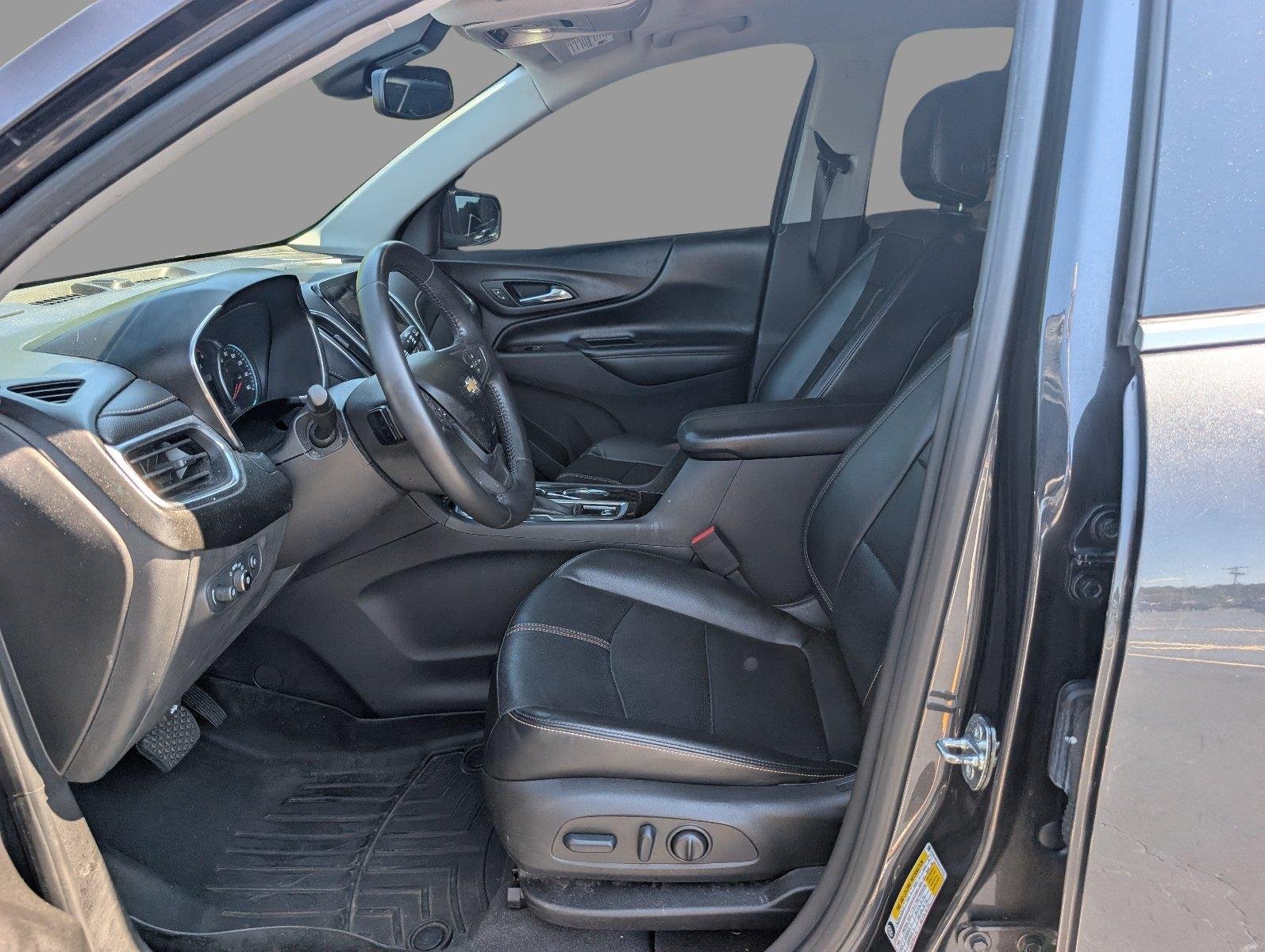 Used 2022 Iron Gray Metallic Chevrolet Premier image 13