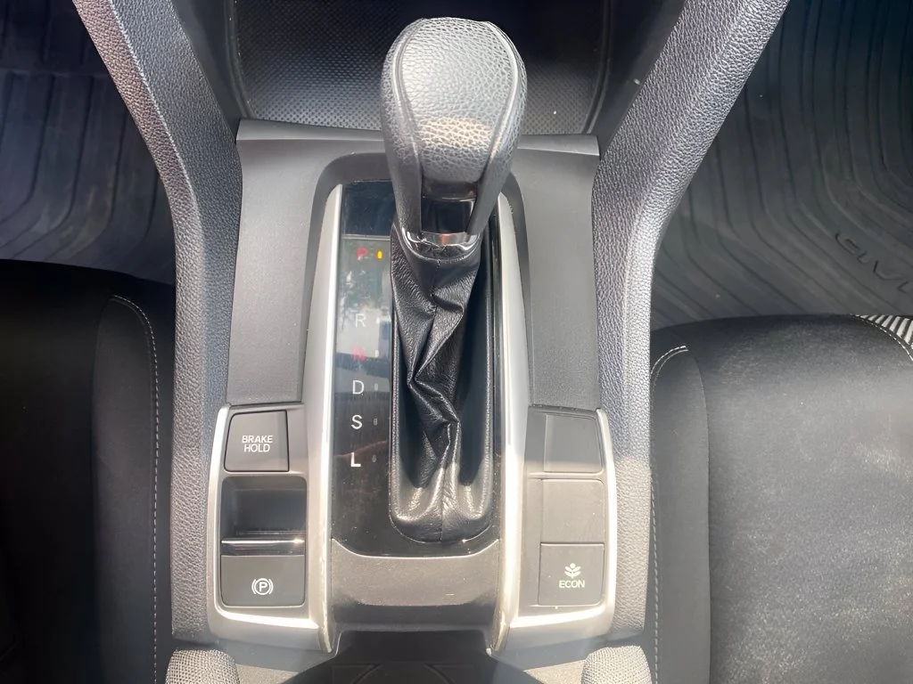 Used 2018 Blue Honda LX image 17
