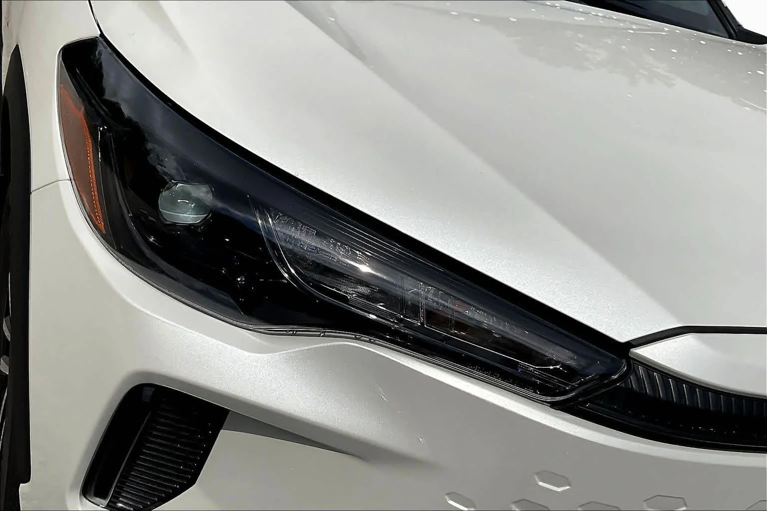 New 2026 Wind Chill Pearl Toyota Hybrid SE image 13