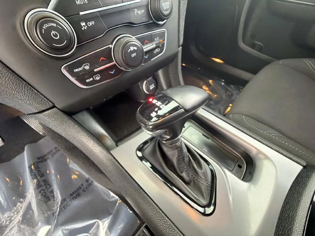 Used 2023 Green Dodge SXT image 24