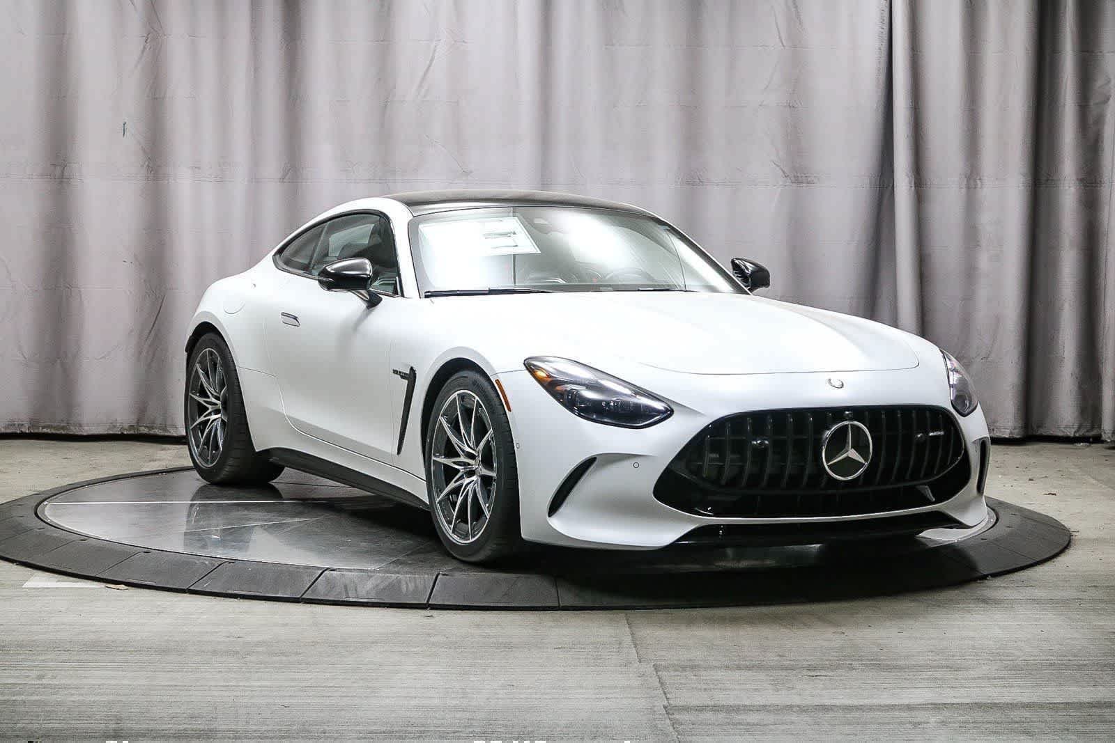 New 2025 MANUFAKTUR paint MANUFAKTUR opalite white magno Mercedes-Benz AMG® GT 63 Coupe image 3