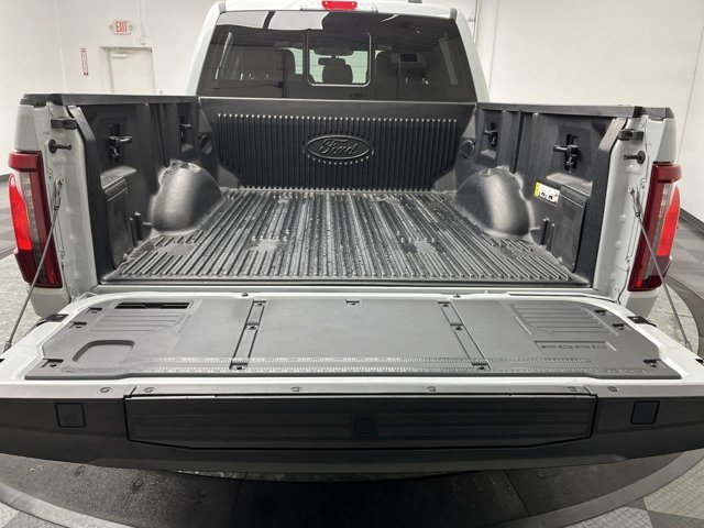 Used 2024 Avalanche Gray Ford XLT image 35