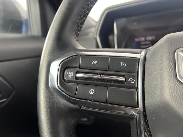 Used 2025 Silver GMC Elevation image 26