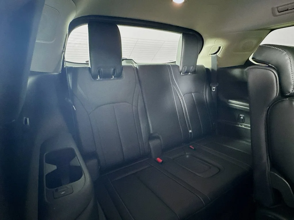 Certified Used 2023 Red INFINITI LUXE image 36