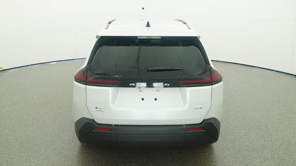 New 2026 Wind Chill Pearl Toyota XLE Premium image 37