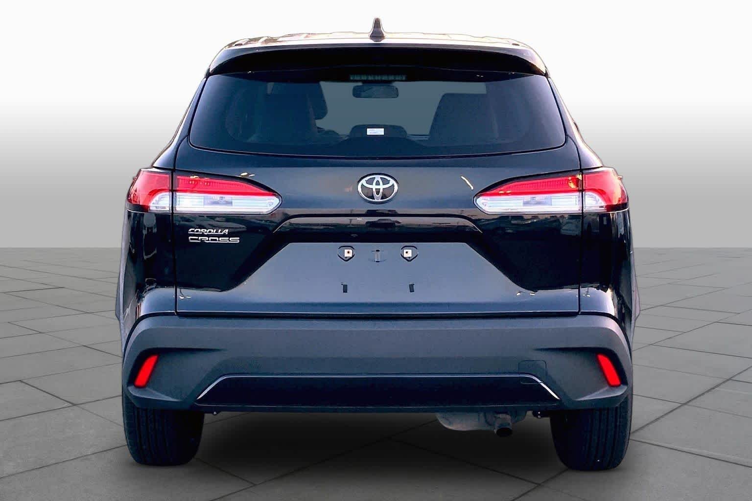 Used 2022 Jet Black Toyota L image 5