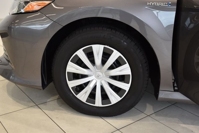 Certified Used 2018 Gray Toyota LE image 26