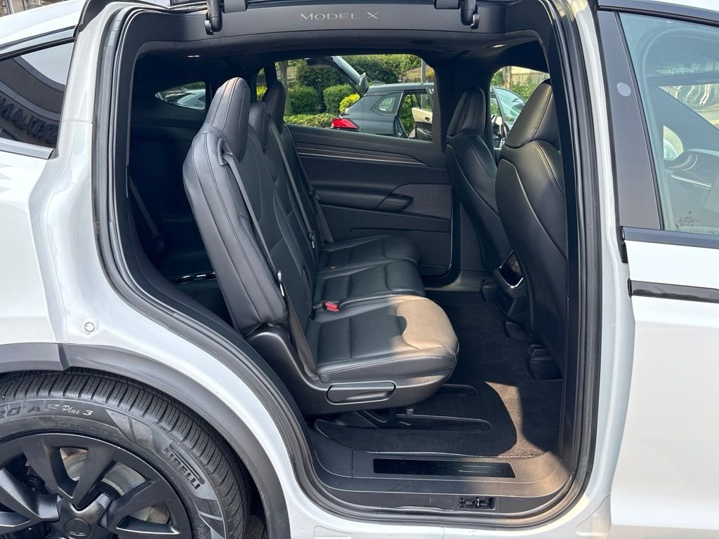 Used 2022 White Tesla Base image 25