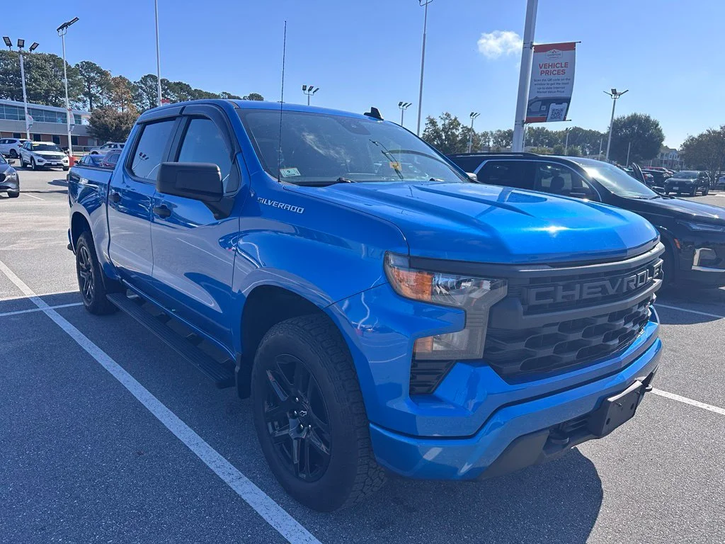 Used 2022 Blue Chevrolet Custom image 5