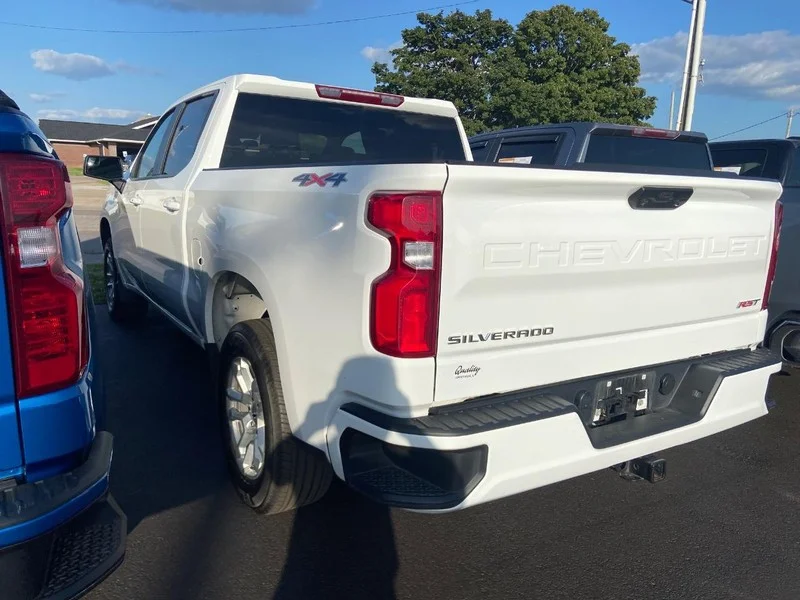 Used 2026 Summit White Chevrolet RST image 4