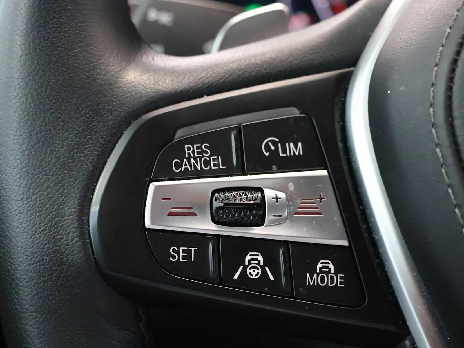 Certified Used 2023 Phytonic Blue Metallic BMW xDrive40i image 17