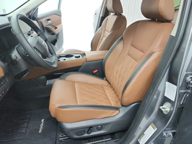 Used 2026 Gray Nissan Platinum image 19