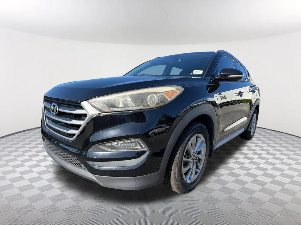 Used 2017 Black Hyundai SE Plus image 1