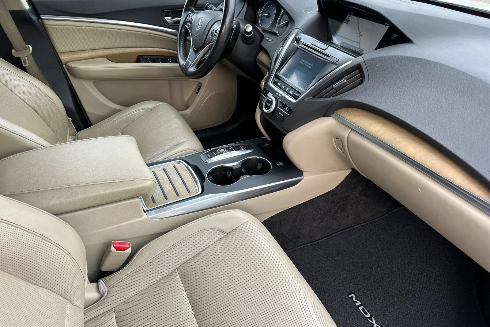 Used 2019 White Acura w/Technology Pkg image 16