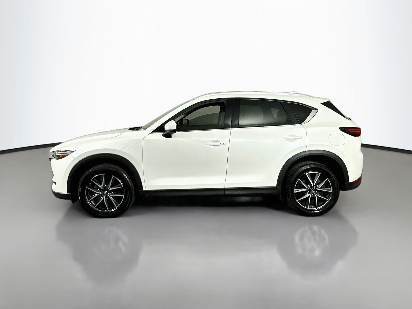 Used 2018 Snowflake White Pearl Mica Mazda Grand Touring One Owner LOW Miles Heated Seats image 4