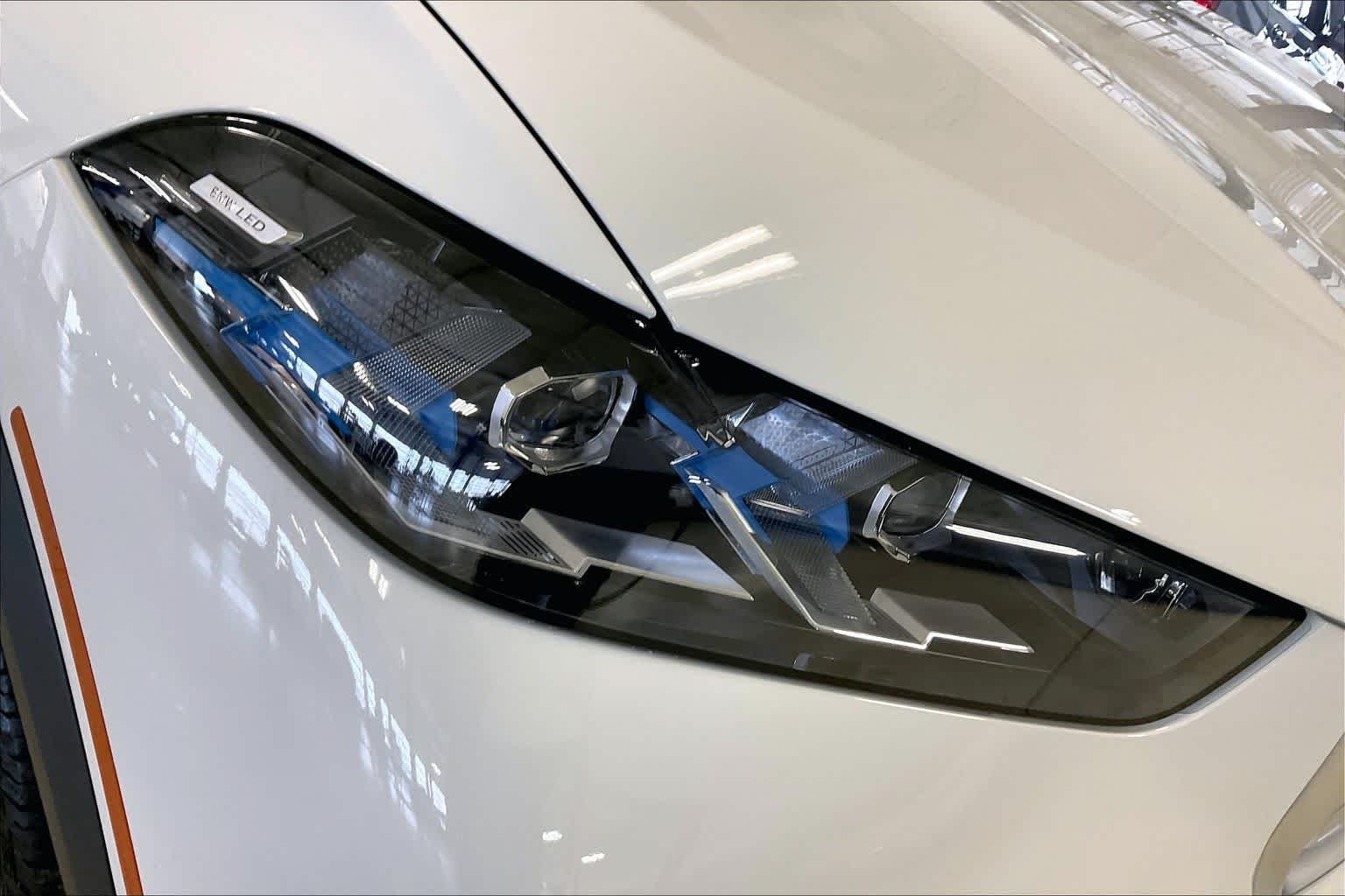 New 2026 Alpine White BMW sDrive40i image 13
