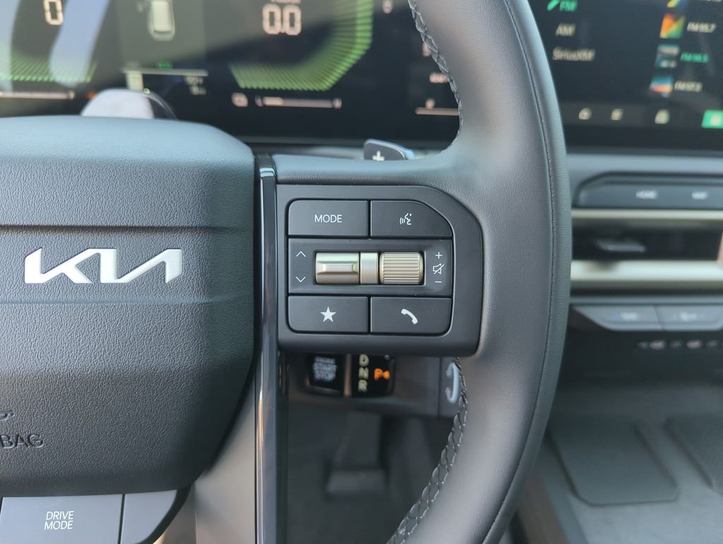 New 2027 Ivory Silver Kia EX image 23