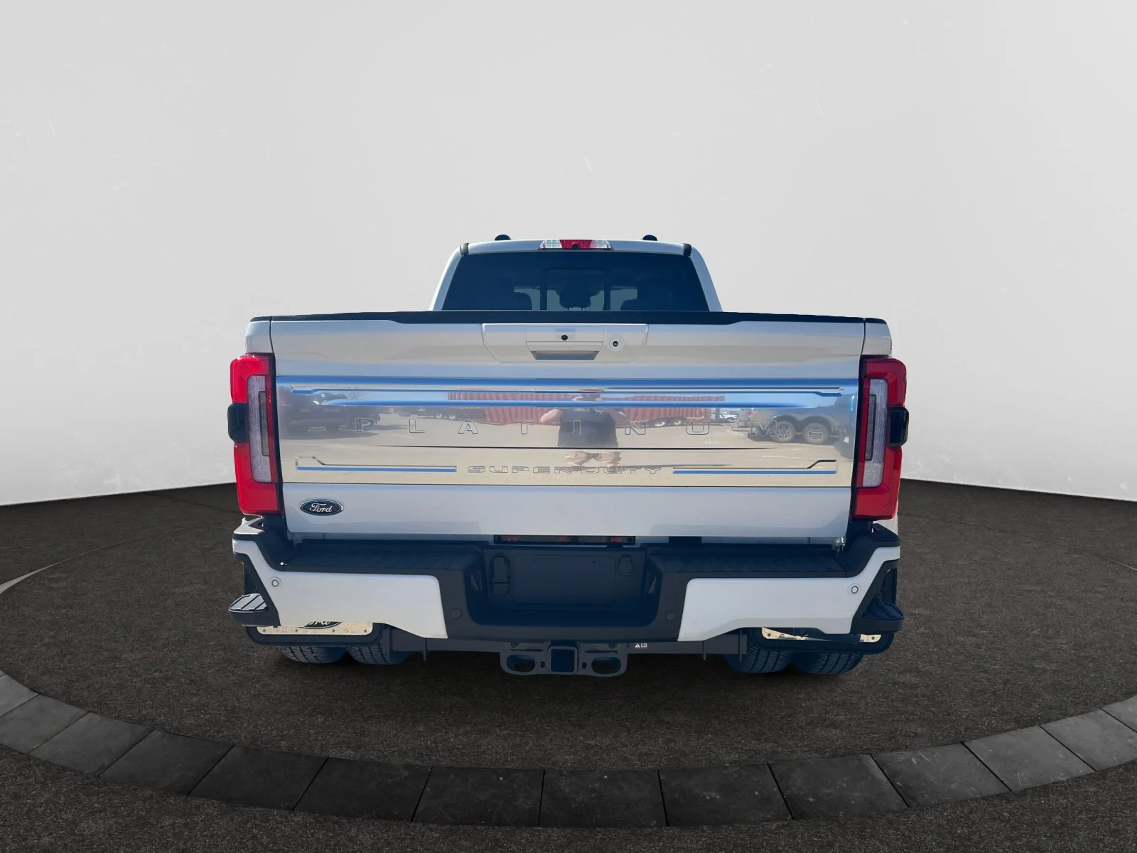 New 2026 Star White Metallic Tri-Coat Ford Platinum image 4