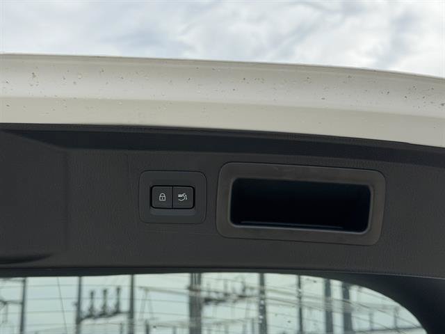 New 2026 Wind Chill Pearl Mazda Premium AWD image 6